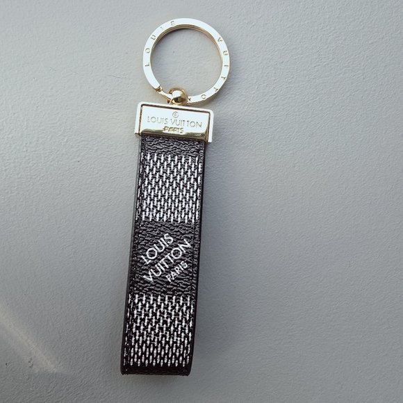 Louis Vuitton Brown And White - Picture 1 of 6